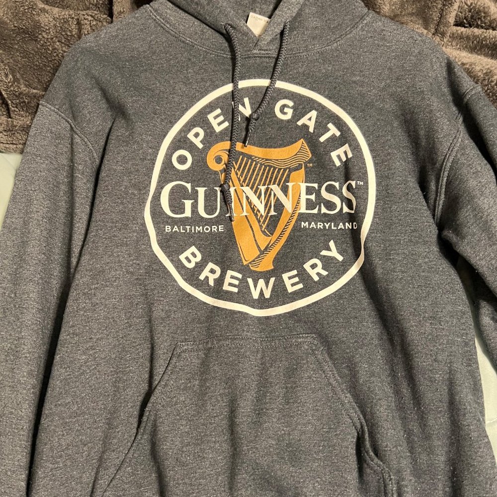Open Gate Guinness Brewery Sweatshirt - Picture 1 of 2